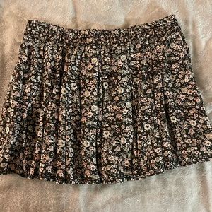 3/$20 Floral skirt 💐